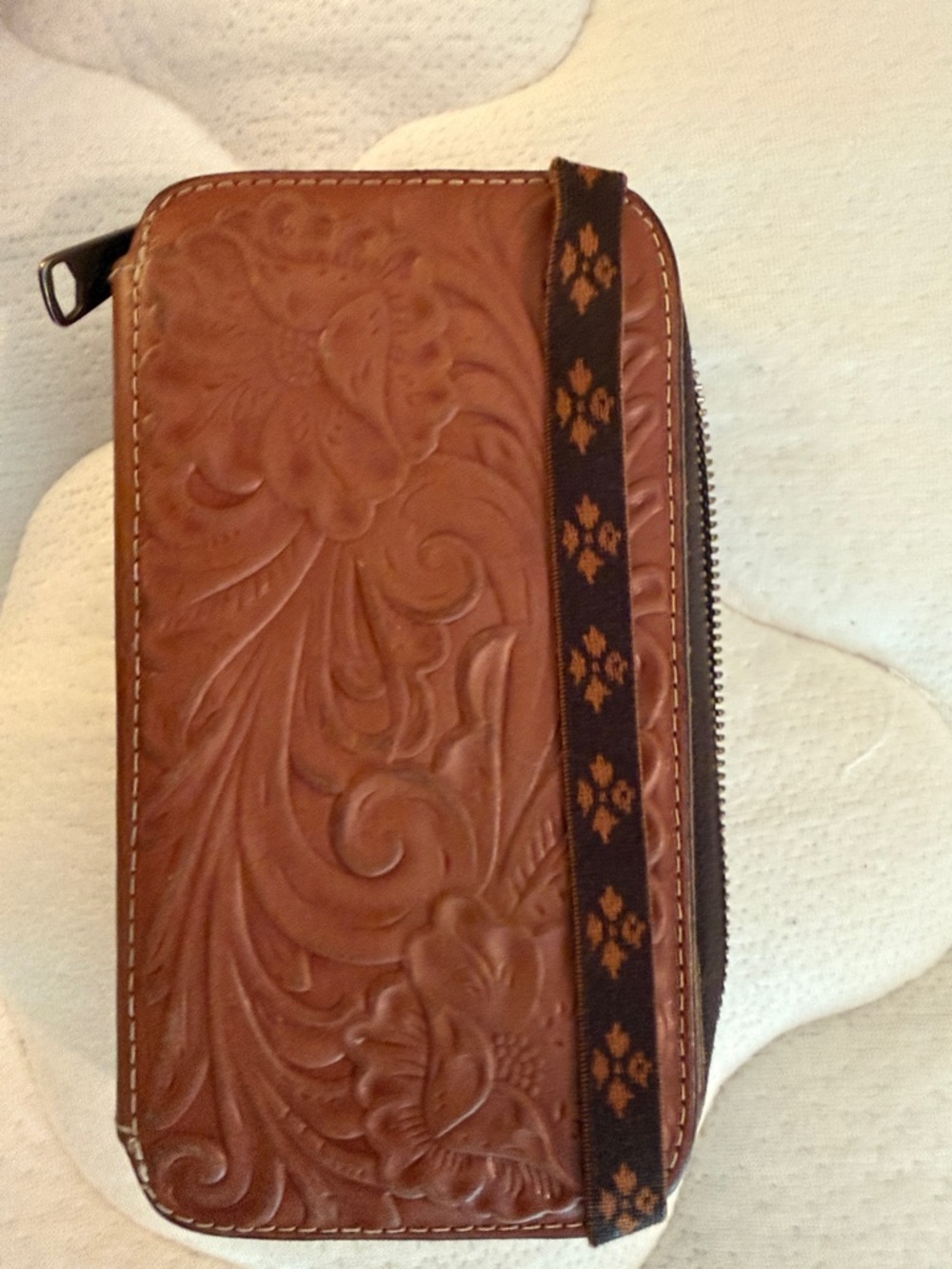 Patricia Nash Brown Tooled Leather Zip Wallet - Picture 2 of 4